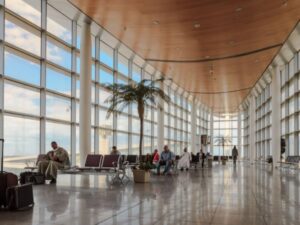 السفر من مطار برج العرب